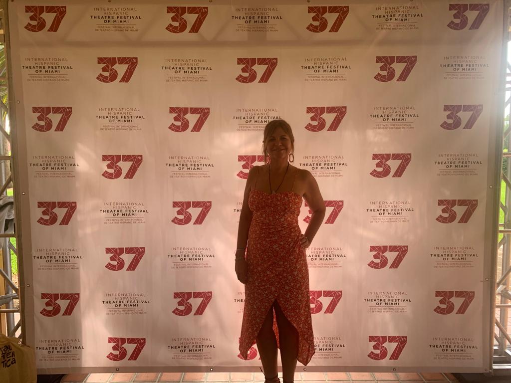 Verónica Pallini al photocall del Festival Internacional de Teatro Hispano de Miami