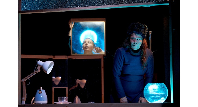 Ventanas. Espectacle de teatre i dansa recomanat de 2 a 6 anys. De la companyia Teatro Paraíso