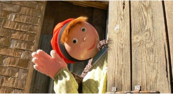 El gegant del Pi. Teatre de cançons i titelles, recomanada de 0 a 3 anys. Titelles Pamipipa.